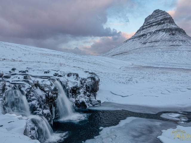 Kirkjufellsfoss Waterfall Kirkjufells Mountain